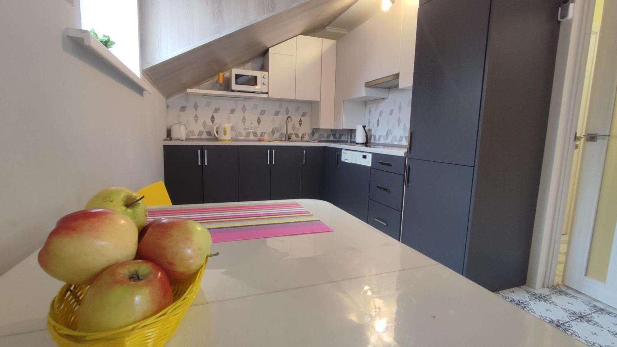 Сонячна Мансарда Apartment Kamianets Podilskyi Bagian luar foto