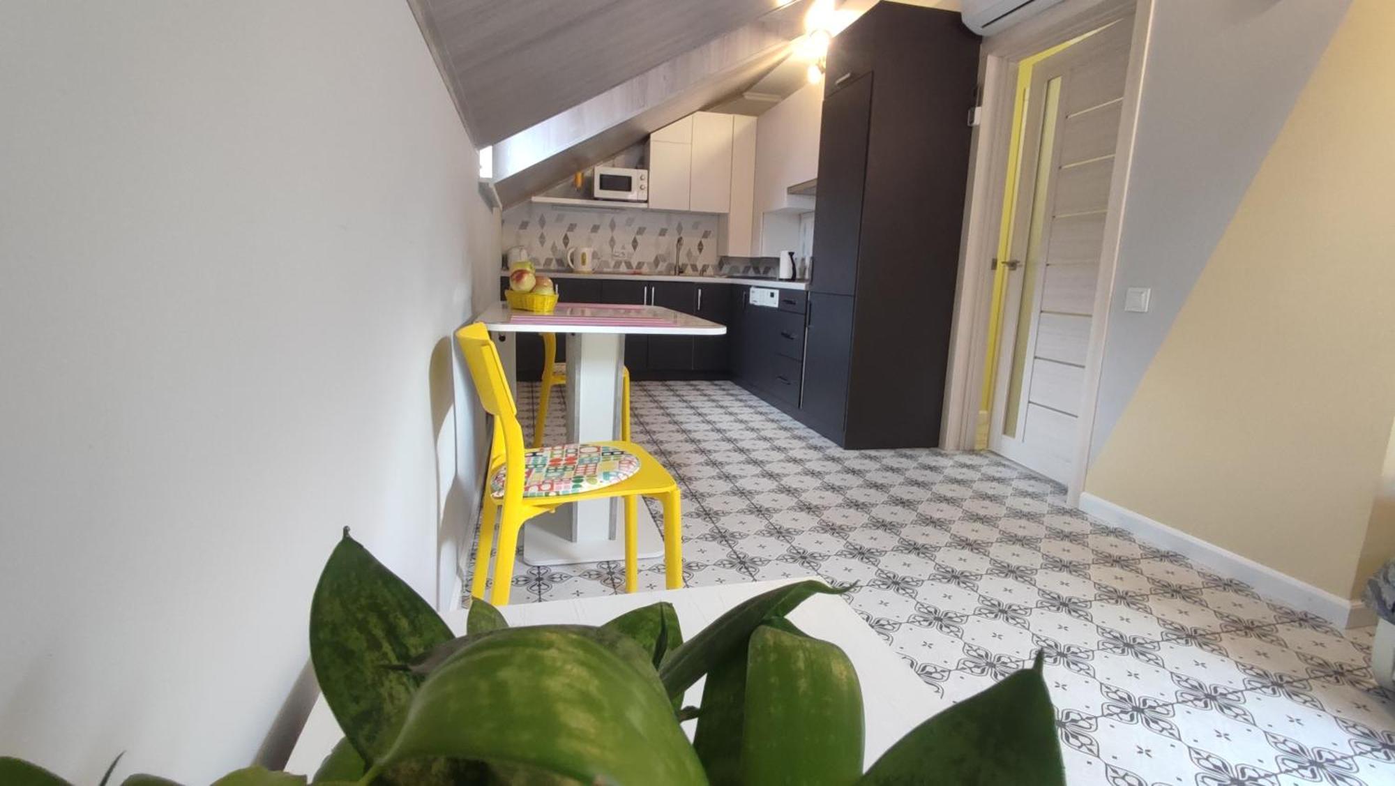 Сонячна Мансарда Apartment Kamianets Podilskyi Bagian luar foto