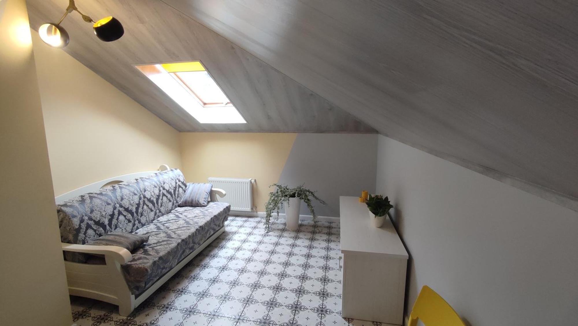 Сонячна Мансарда Apartment Kamianets Podilskyi Bagian luar foto