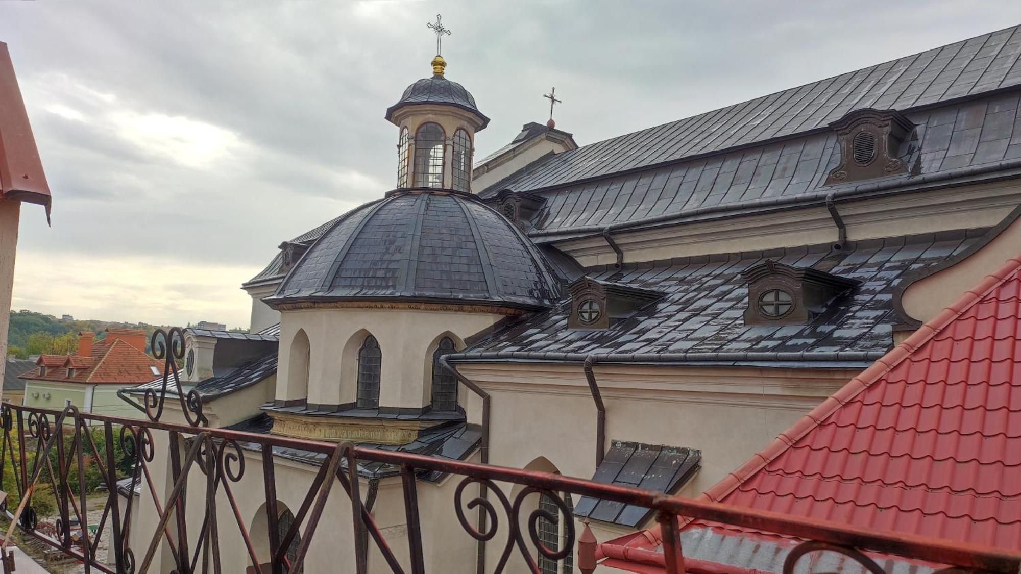 Сонячна Мансарда Apartment Kamianets Podilskyi Bagian luar foto